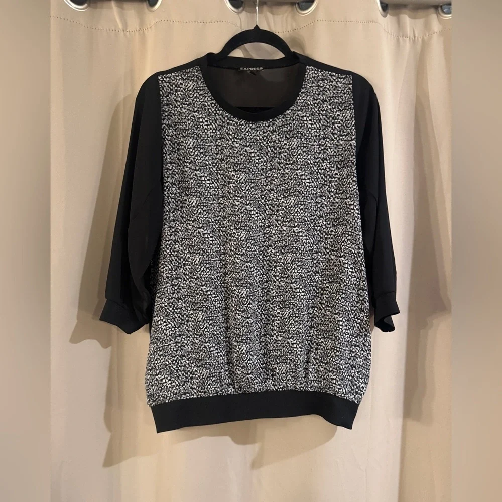 Express Monochrome Patterned Blouse - Picture 1 of 8
